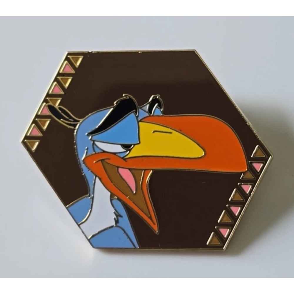 2024 Disney The Lion King Zazu Laughing Characters Mystery 30th Anniversary Pin - Picture 1 of 4
